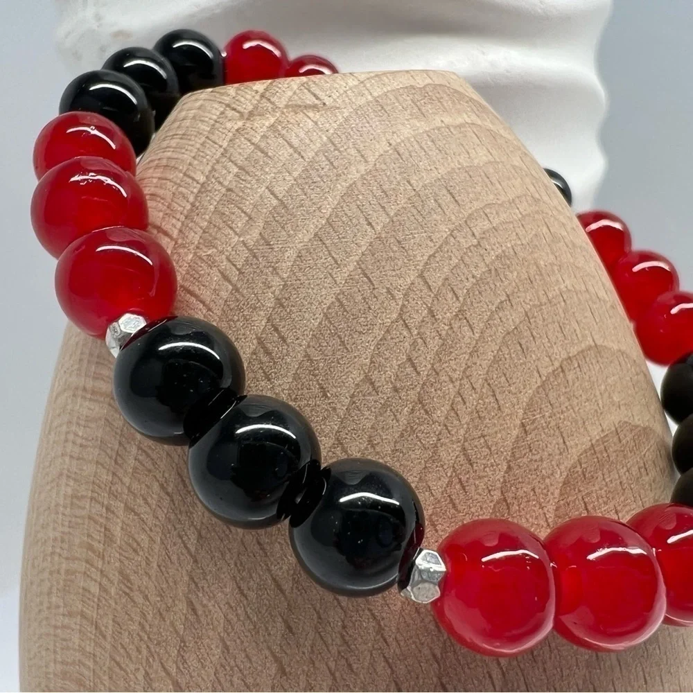 Red & Black Stretch Beaded Bracelet 6.5”
